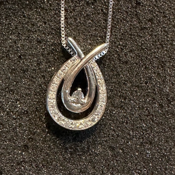 Kay Jewelers Love’s Embrace 1/4 karat diamond necklace with matching earrings. - Picture 3 of 6